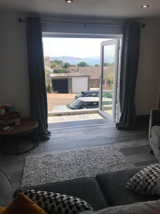 Mumbles - Modern Apartment With Panoramic Sea Views Oystermouth Exterior photo